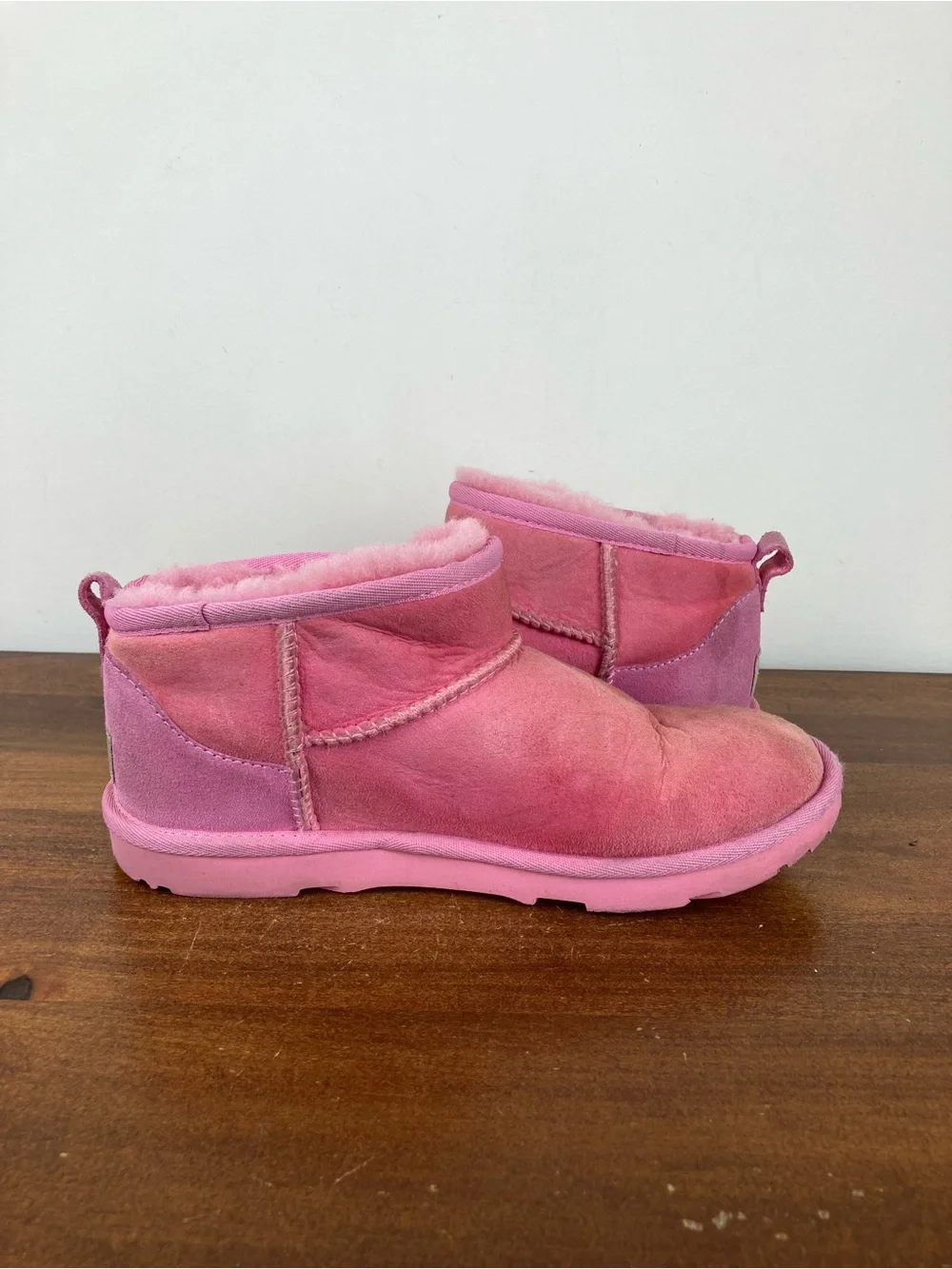 UGG Kids Classic Ultra Mini II Boots Booties Pink 1130750K Youth Girls Size 6.